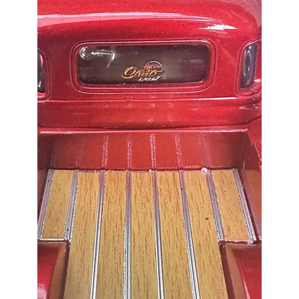 A50 Lot of 3 Diecast 1947-53 Chevrolet Pickup Trucks 1:24 Scale Classic Vintage